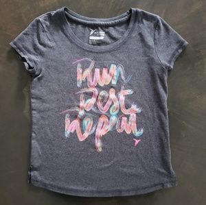 Girls Old Navy Active t-shirt, size 6/7